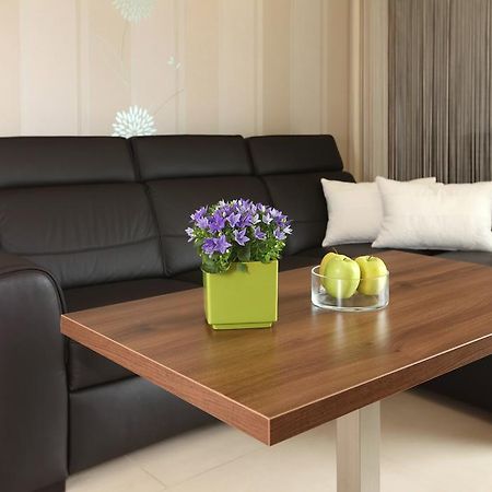 10 Bed And Breakfast Познан Екстериор снимка