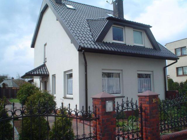 10 Bed And Breakfast Познан Екстериор снимка